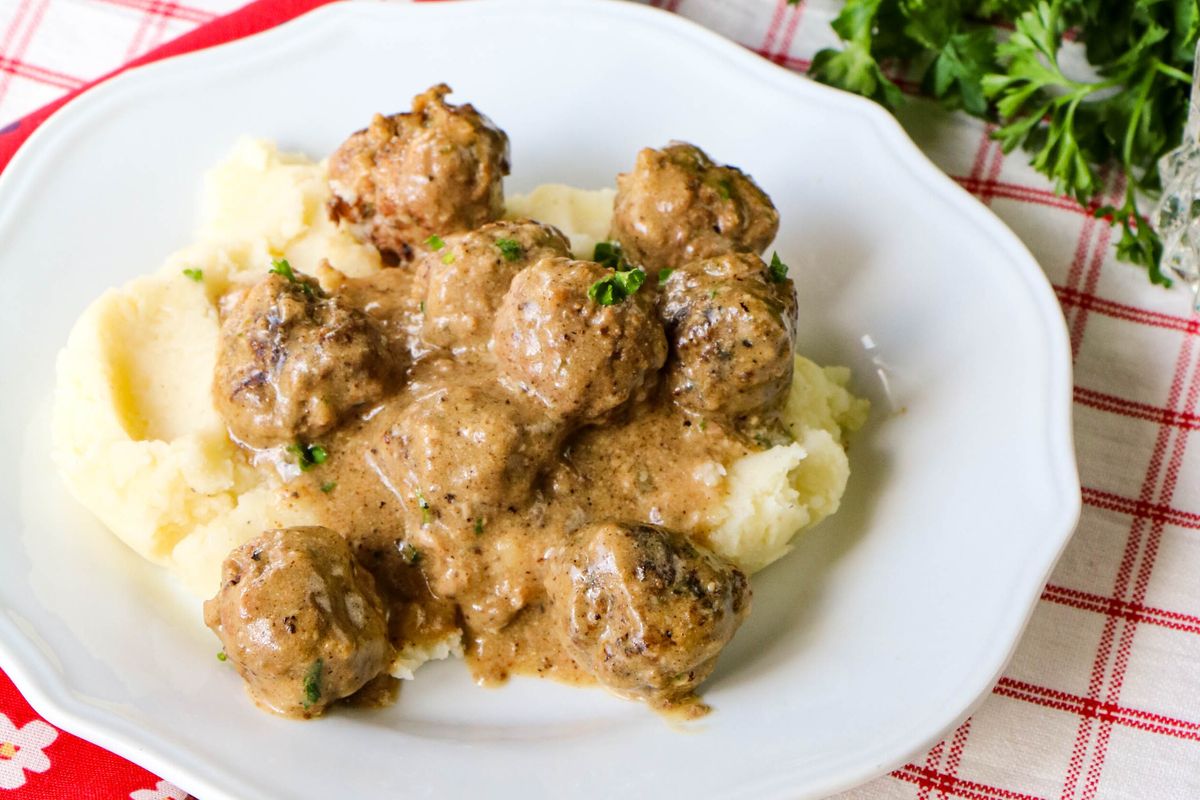 slow-cooker-swedish-meatballs-recipe